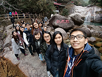Students pose for a group photo (Photo Credit: Mr Fung Kam-shing; Programme Host: Nanjing University)